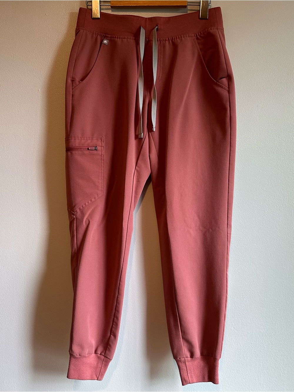 FIGS Zamora Jogger Scrub Pants/Mauve/XS Petite
